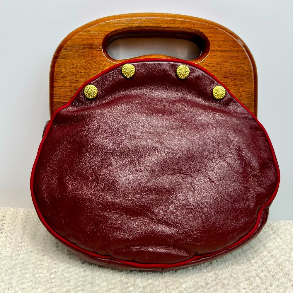 Vintage handbag with wooden handle and interchangeable cover